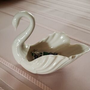 Elegant Cream Swan Trinket Dish